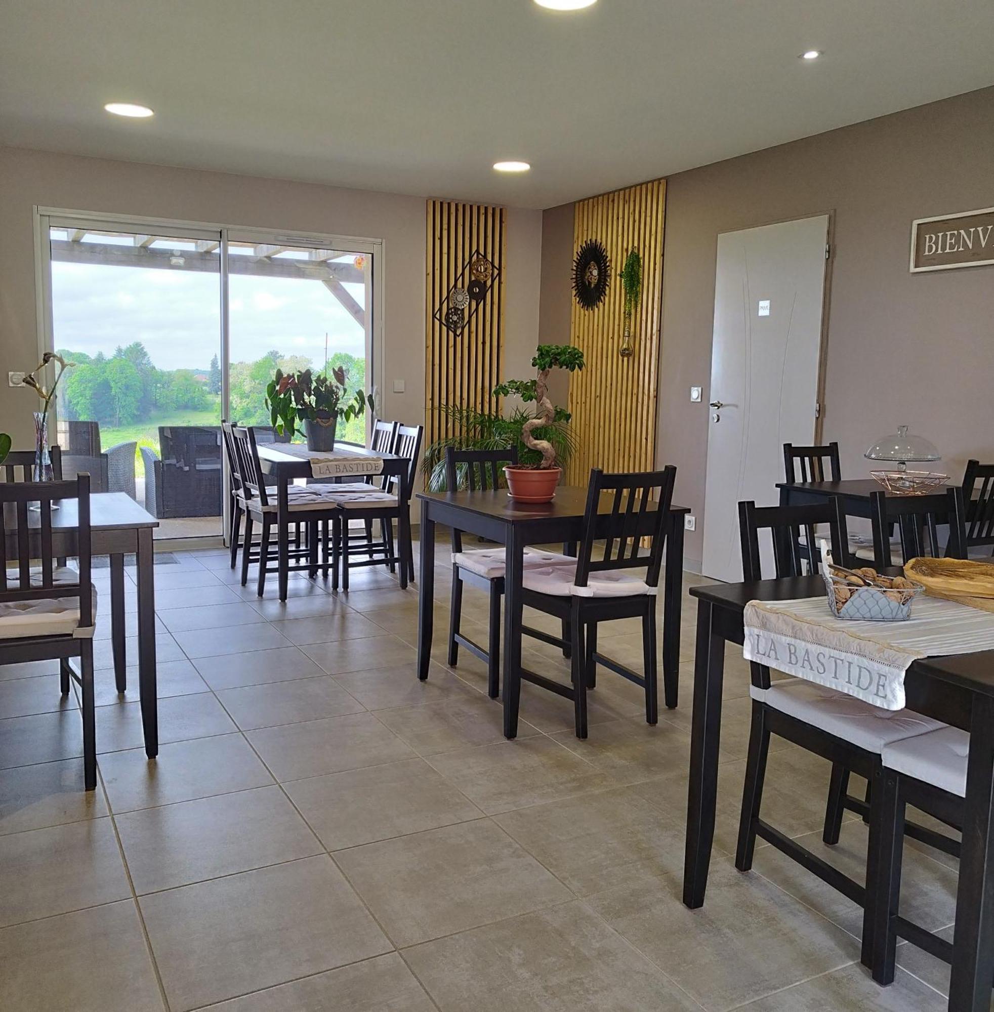 La Sarlamandre, Chambres Et Table D'Hotes Marcillac-Saint-Quentin Exteriör bild