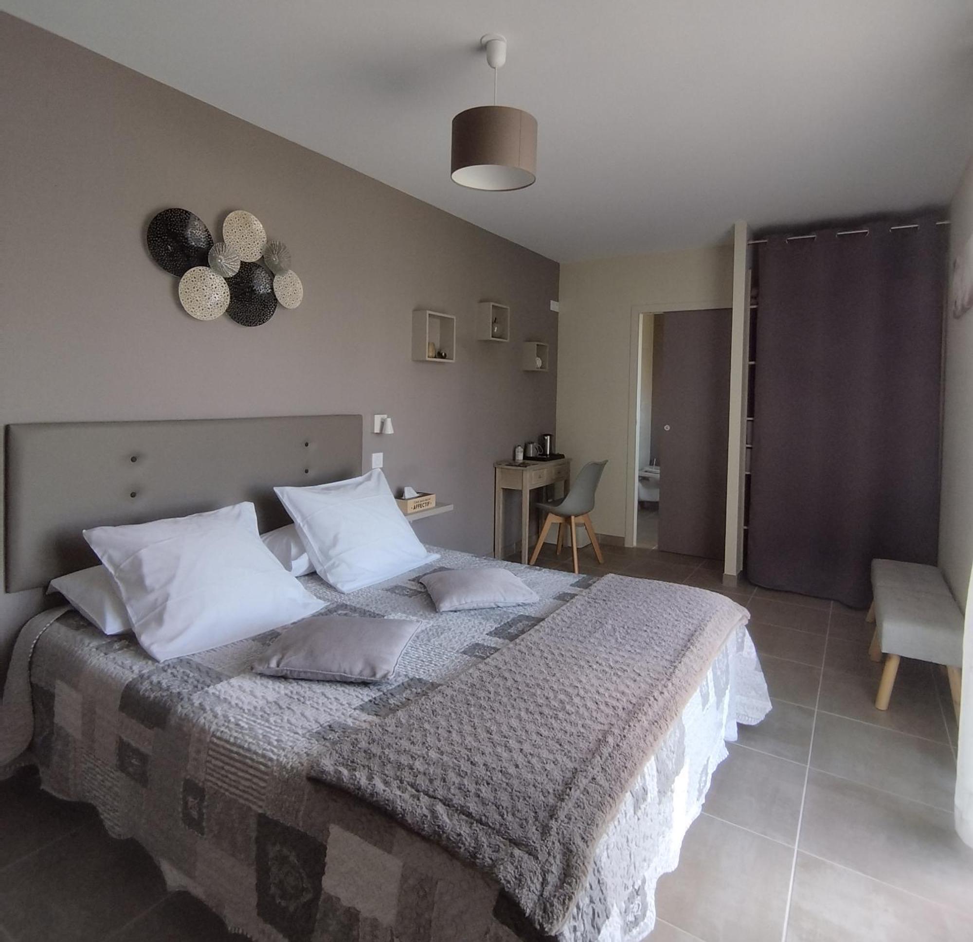 La Sarlamandre, Chambres Et Table D'Hotes Marcillac-Saint-Quentin Exteriör bild