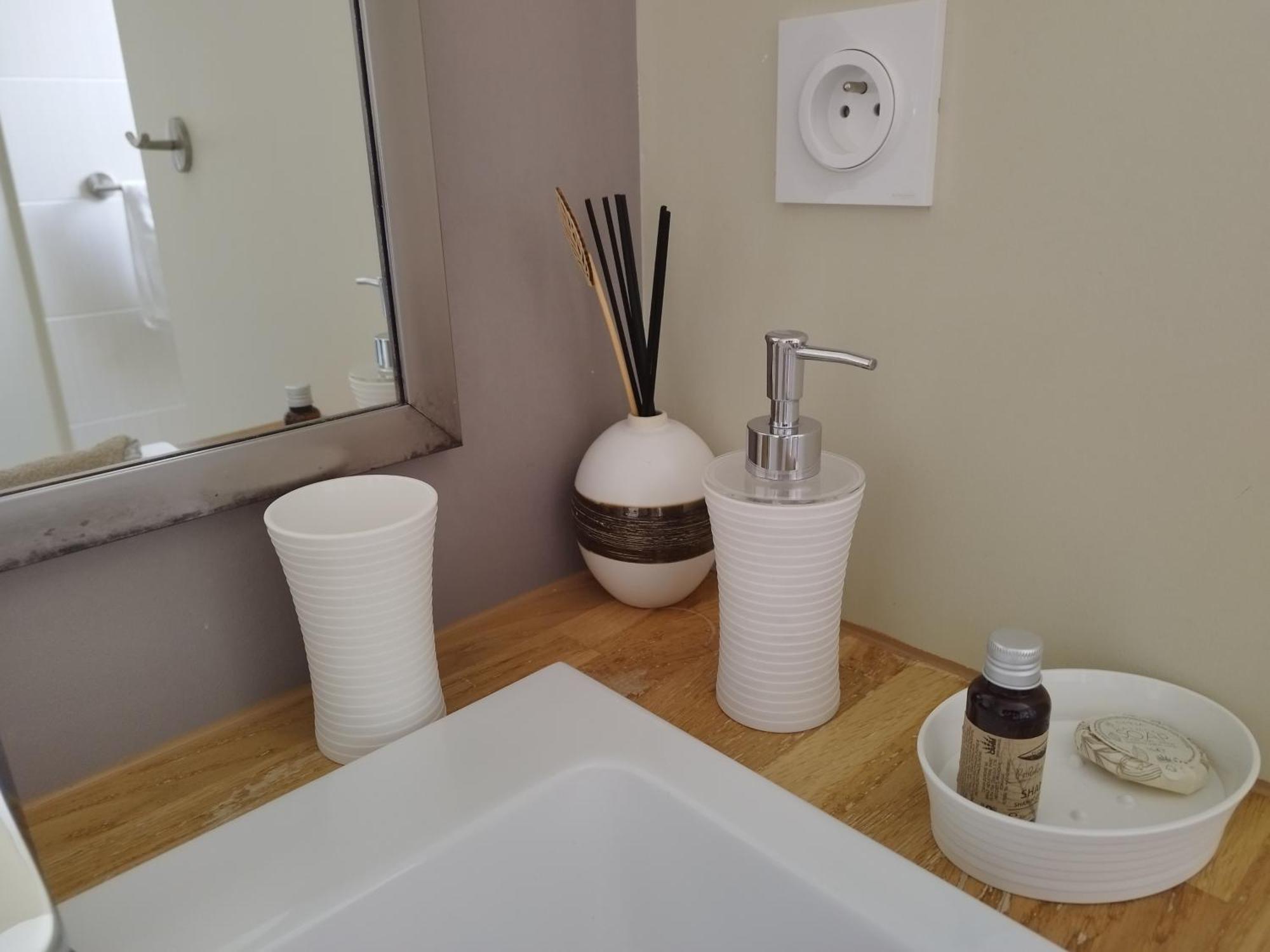La Sarlamandre, Chambres Et Table D'Hotes Marcillac-Saint-Quentin Exteriör bild