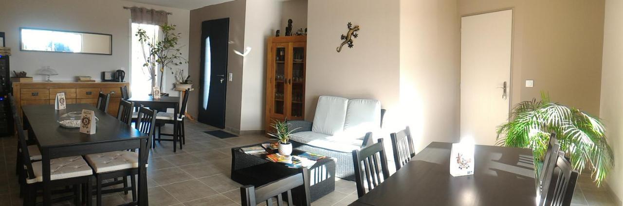 La Sarlamandre, Chambres Et Table D'Hotes Marcillac-Saint-Quentin Exteriör bild